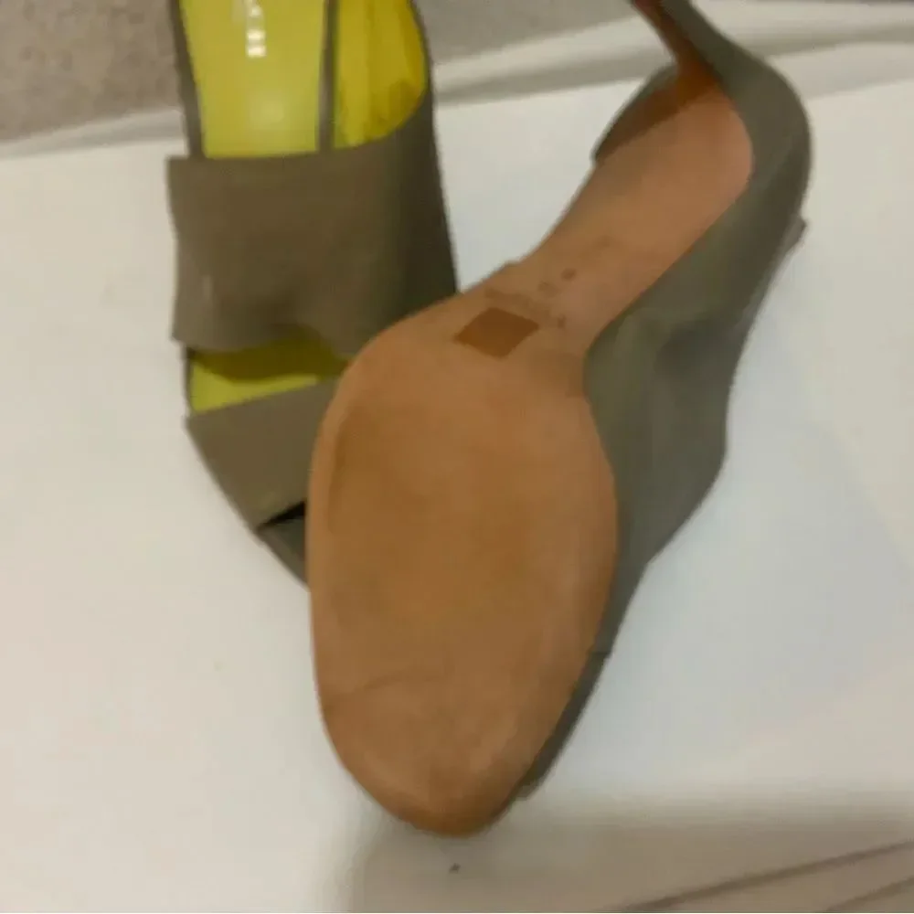 Coach Manhattan Genuine Leather Grey Stiletto Sandal Size 7.5 B